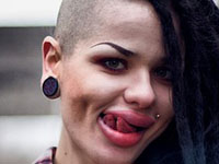 Кристина Рэй и ее самые большие в мире губы – фото до и после пластических операций