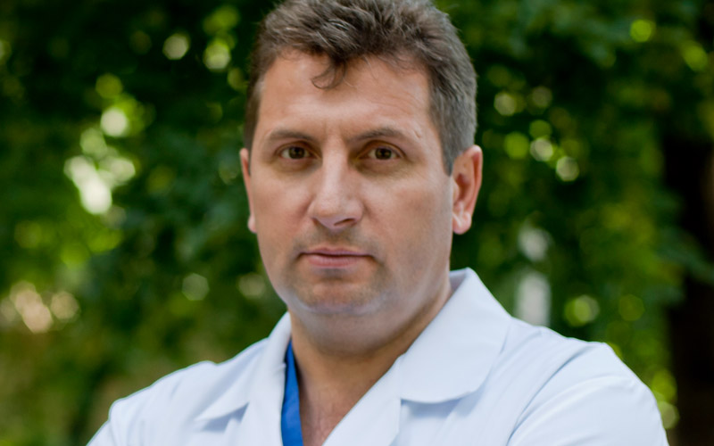 пластический хирург Валерий Григорьевич Якимец
