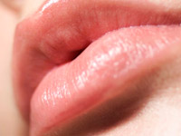 Булхорн – пластика верхней губы. Главное об операции